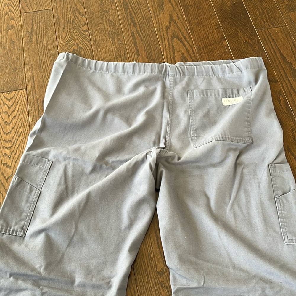 Urbane scrubs